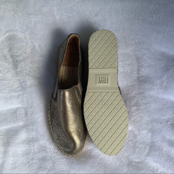 Frye ladies leather gold Isbel espadrilles. - Picture 2 of 5